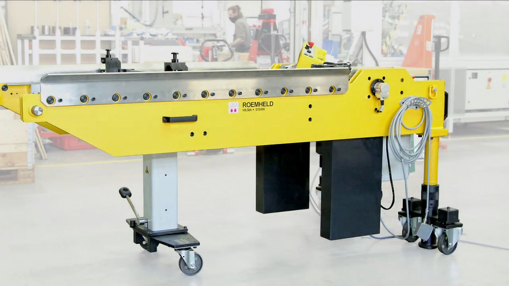 Roemheld has introduced a new carrying console with an electric chain drive for changing forming dies